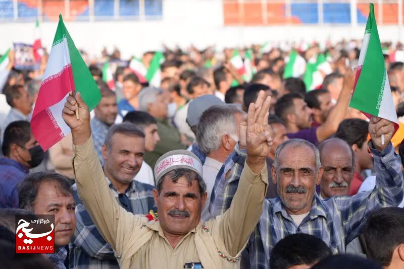 استقبال باشکوه یاسوجی ها از رئیس جمهور در ورزشگاه تختی