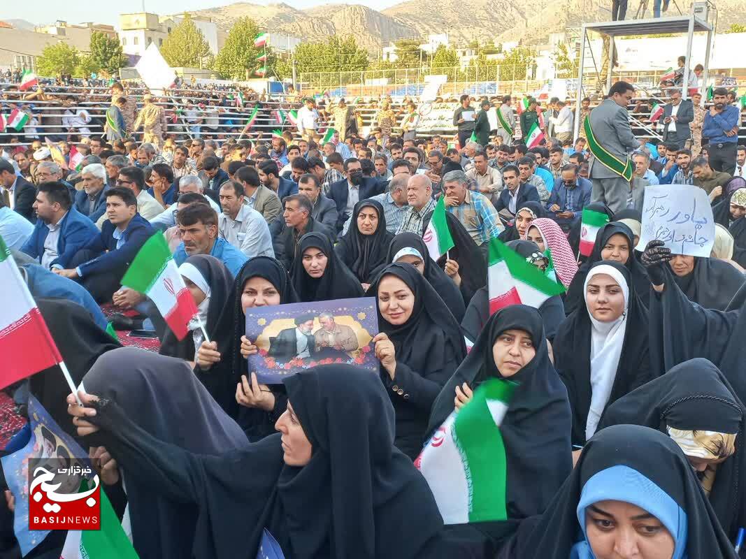 استقبال باشکوه یاسوجی ها از رئیس جمهور در ورزشگاه تختی