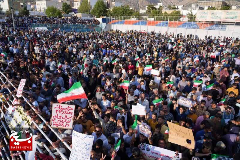 استقبال باشکوه یاسوجی ها از رئیس جمهور در ورزشگاه تختی