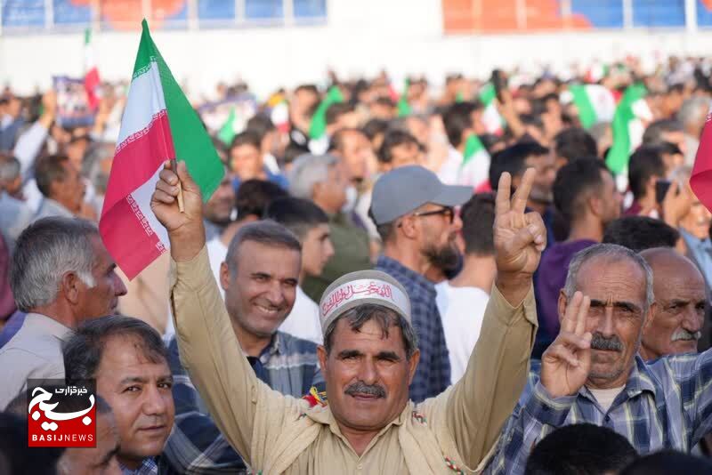 استقبال باشکوه یاسوجی ها از رئیس جمهور در ورزشگاه تختی