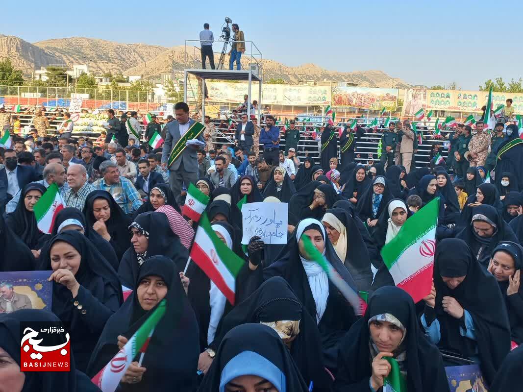 استقبال باشکوه یاسوجی ها از رئیس جمهور در ورزشگاه تختی