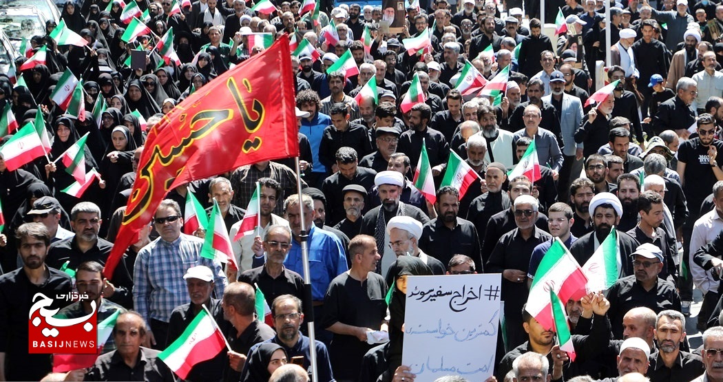 راهپیمایی نمازگزاران مشهدی در محکومیت اهانت به قرآن کریم + عکس
