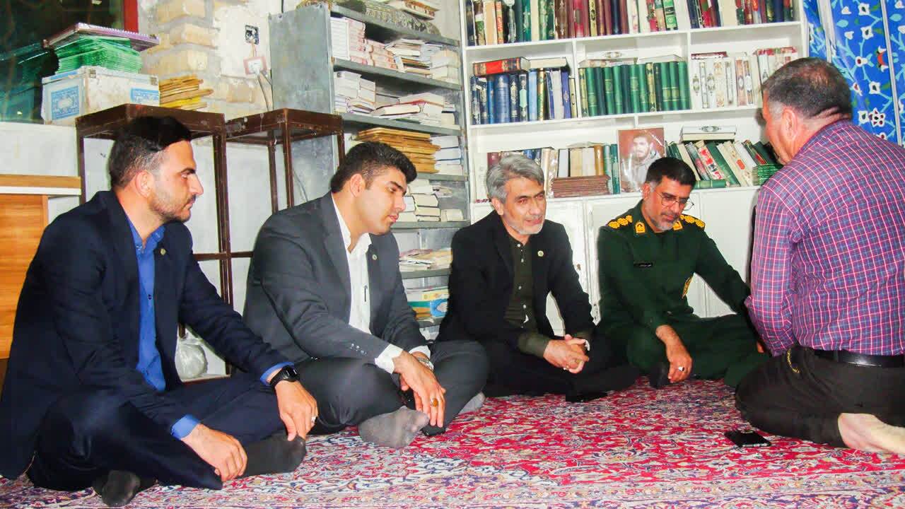 پاسخگویی به مطالبات و پیگیری مشکلات مردم در مسجد سیدالشهدا(ع) یاسوج