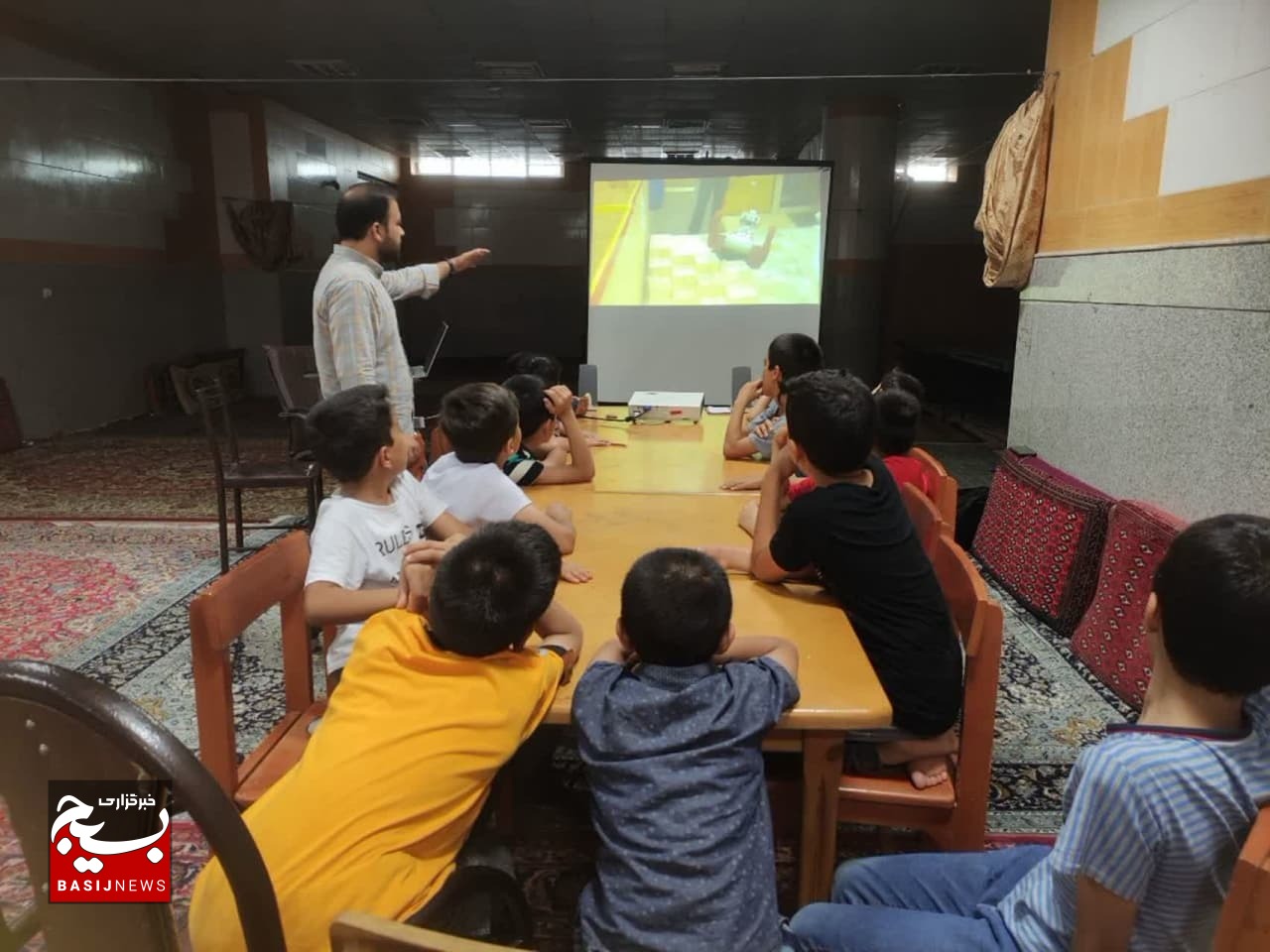 برگزاری کلاس رباتیک برای دهه نودی‌های پایگاه بسیج سراج قم