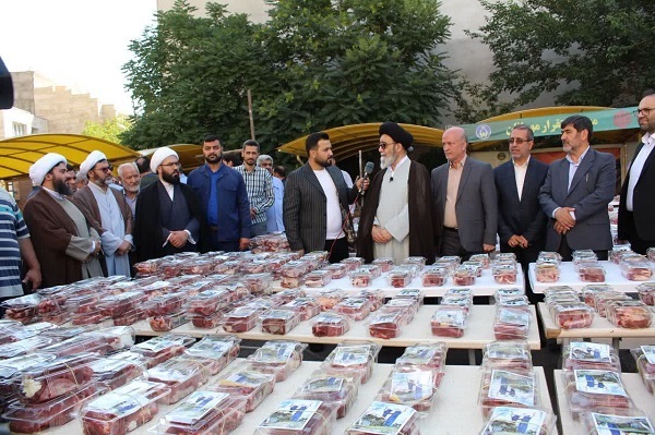 رزمایش توزیع ۲۰۰۰ بسته گوشت گرم در کنار ذبح قربانی