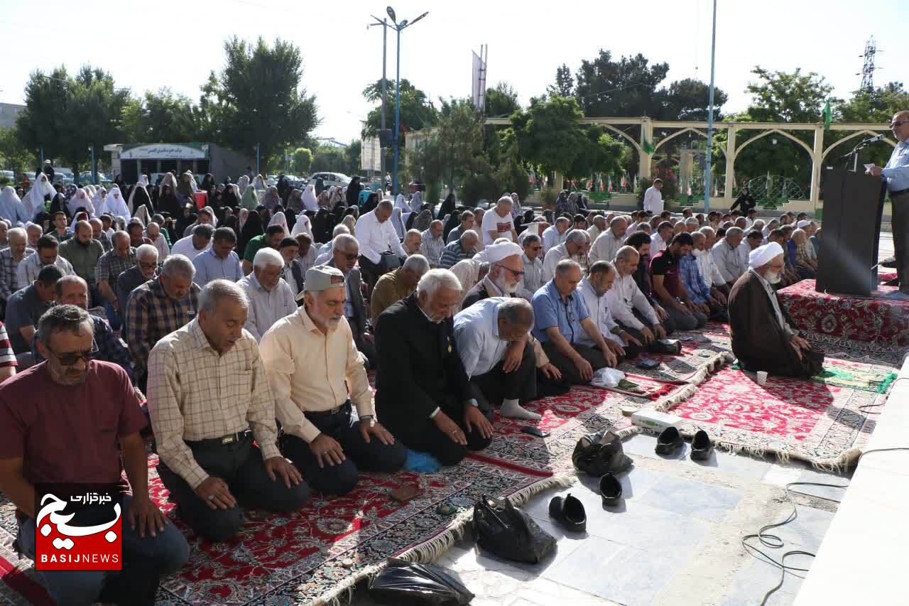 نماز عید سعید قربان در مهرشهر اقامه شد