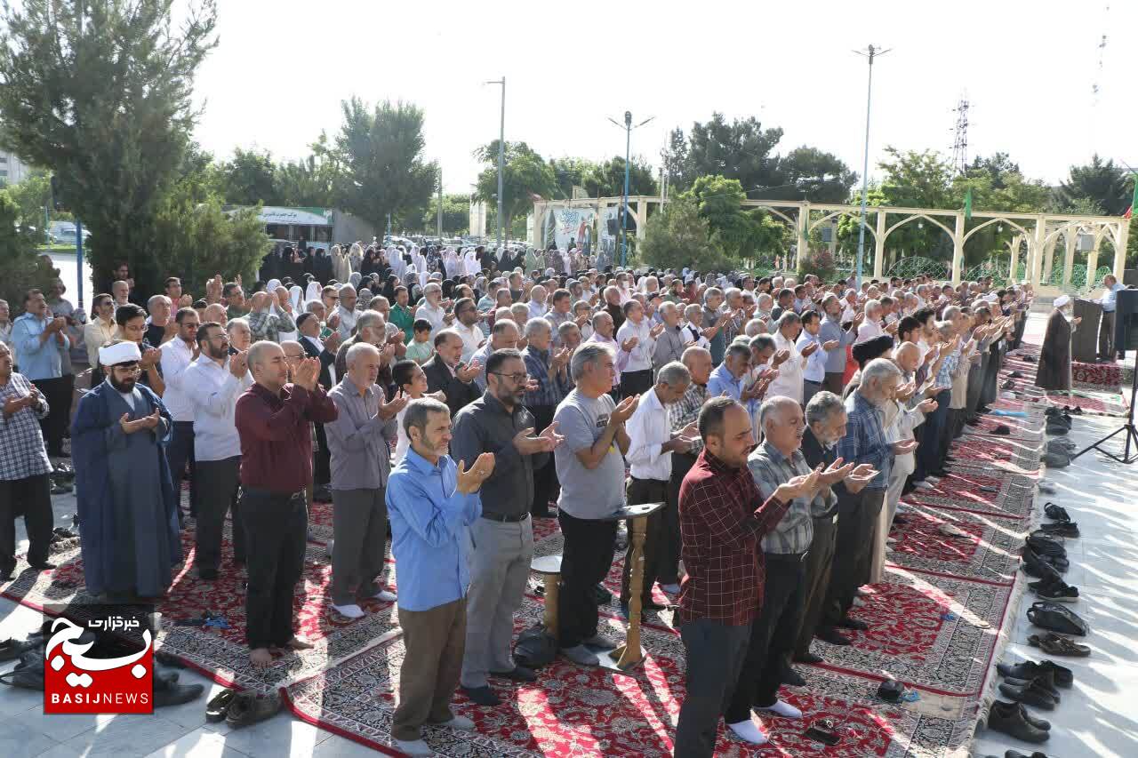 نماز عید سعید قربان در مهرشهر اقامه شد