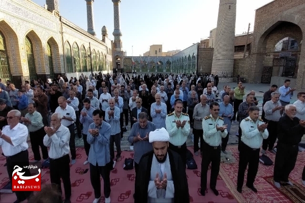 نماز عید قربان در جوار امامزاده سیداسماعیل(ع) میانه برگزار شد نماز عید قربان در جوار امامزاده سیداسماعیل(ع) میانه برگزار شد