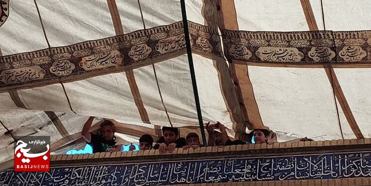 آیین چادرپوشان در سبزوار، سنت دیرینه عزاداری با قدمتی ۷۴ساله/«چاوش خوانی» بیانگر عشق و ارادت مردم این دیار به سالار شهیدان است + عکس و فیلم