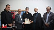دیدار جمعی از مسئولین استانی و شهرستانی با خانواده های خبرنگار شهید