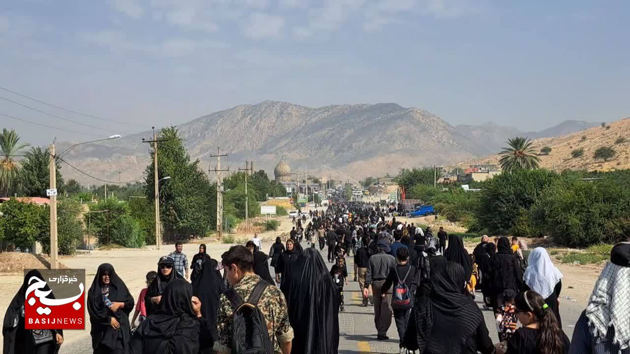 پیاده‌روی ۶۰هزار نفری مردم کازرون در اربعین حسینی
