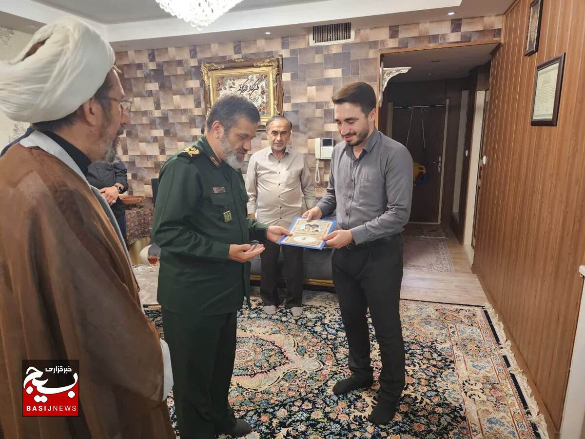سپاه پاسداران، حافظ قرآن، قاریان و مروجان قرآنی است