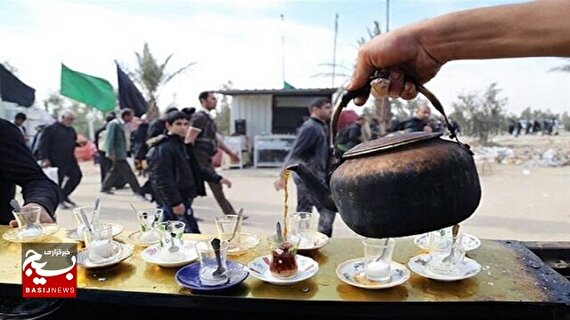 پذیرایی موکب امام حسن مجتبی(ع) از زائران حضرت علی بن موسی الرضا(ع)