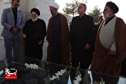 ادای احترام «سید عیسی» جبهه مقاومت به شهدای دامغان