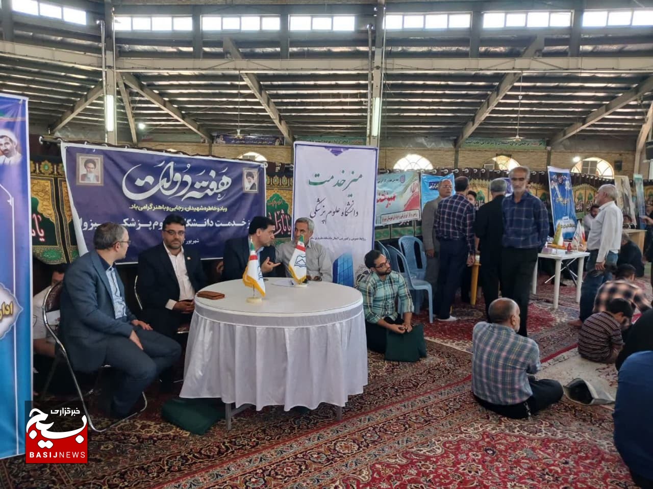 برپایی ۵۱۰ میزخدمت دستگاه‌های اجرایی استان خراسان رضوی + عکس