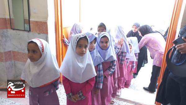 برگزاری جشن شکوفه ها و ورود کلاس اولی ها به مدارس در دلوار