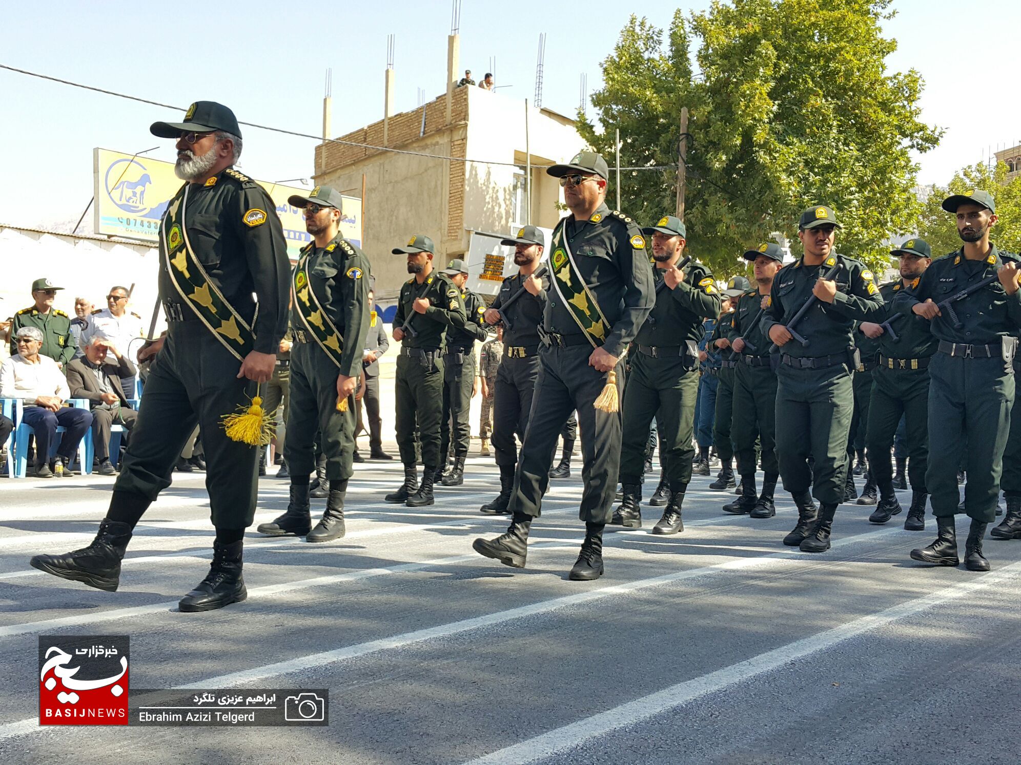 مراسم رژه اقتدار نیرو‌های مسلح در یاسوج برگزار شد