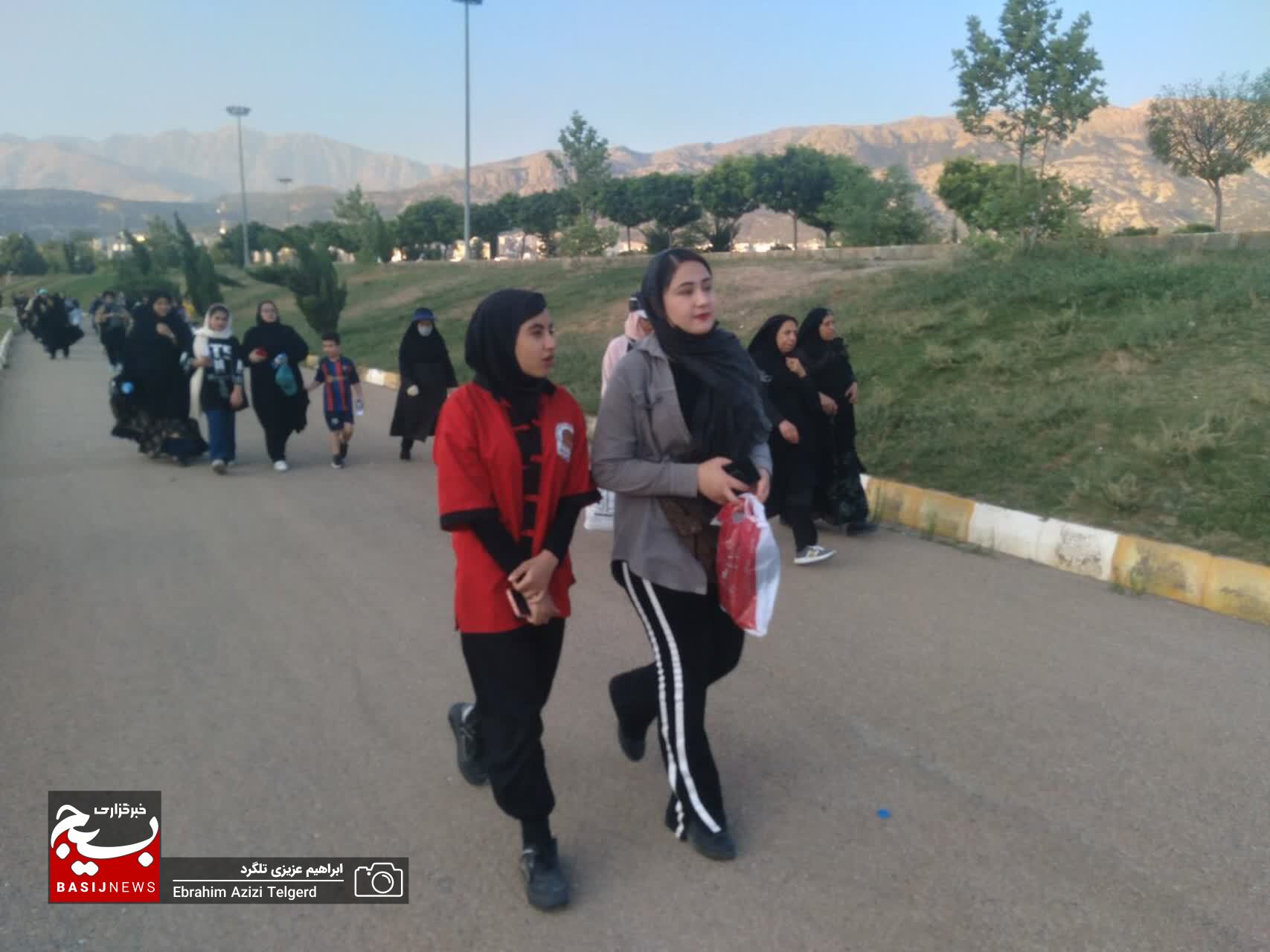 همایش پیاده روی خانوادگی به مناسبت هفته دولت در یاسوج + ( تصاویر )
