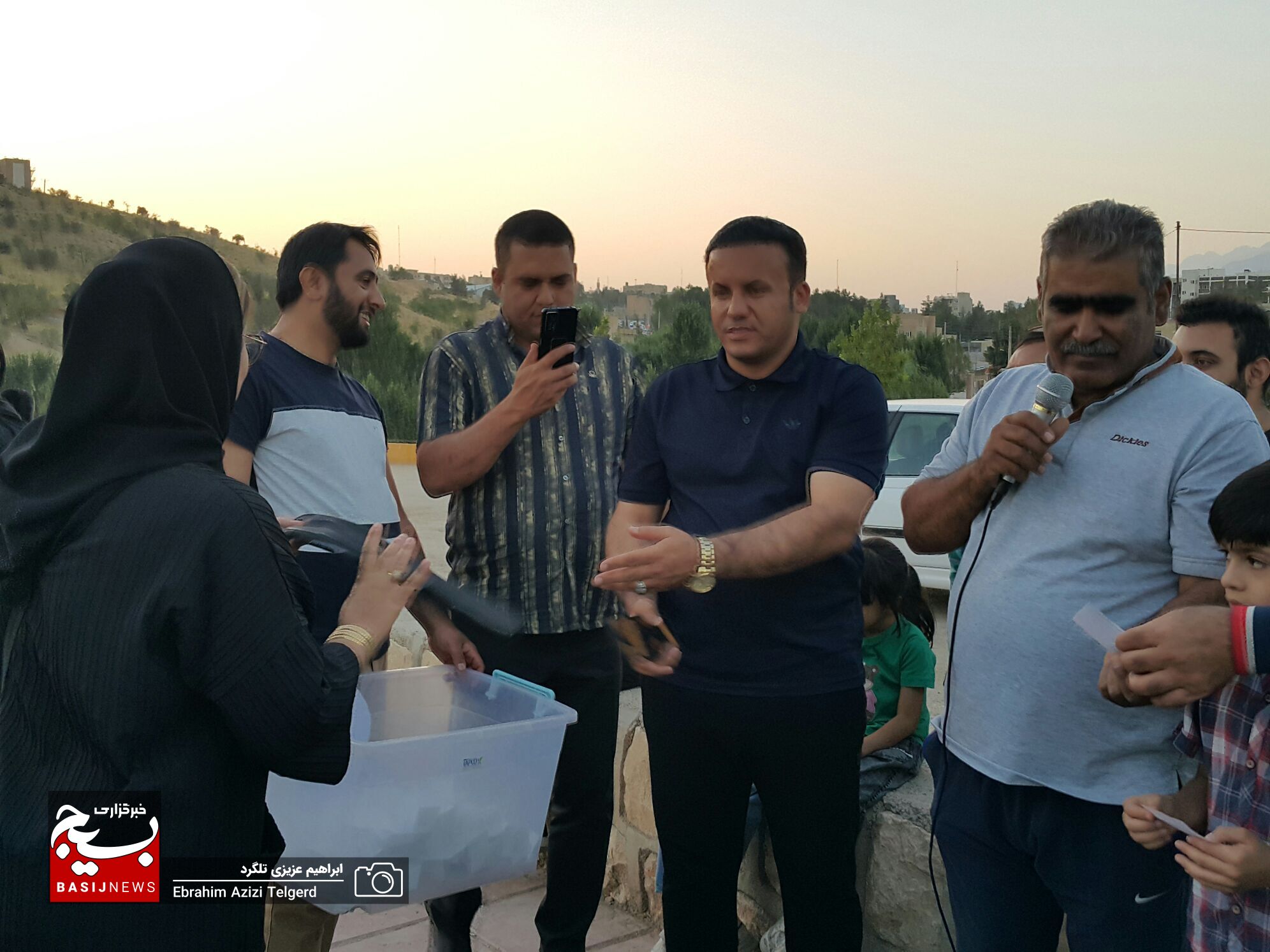 همایش پیاده روی خانوادگی به مناسبت هفته دولت در یاسوج + ( تصاویر )