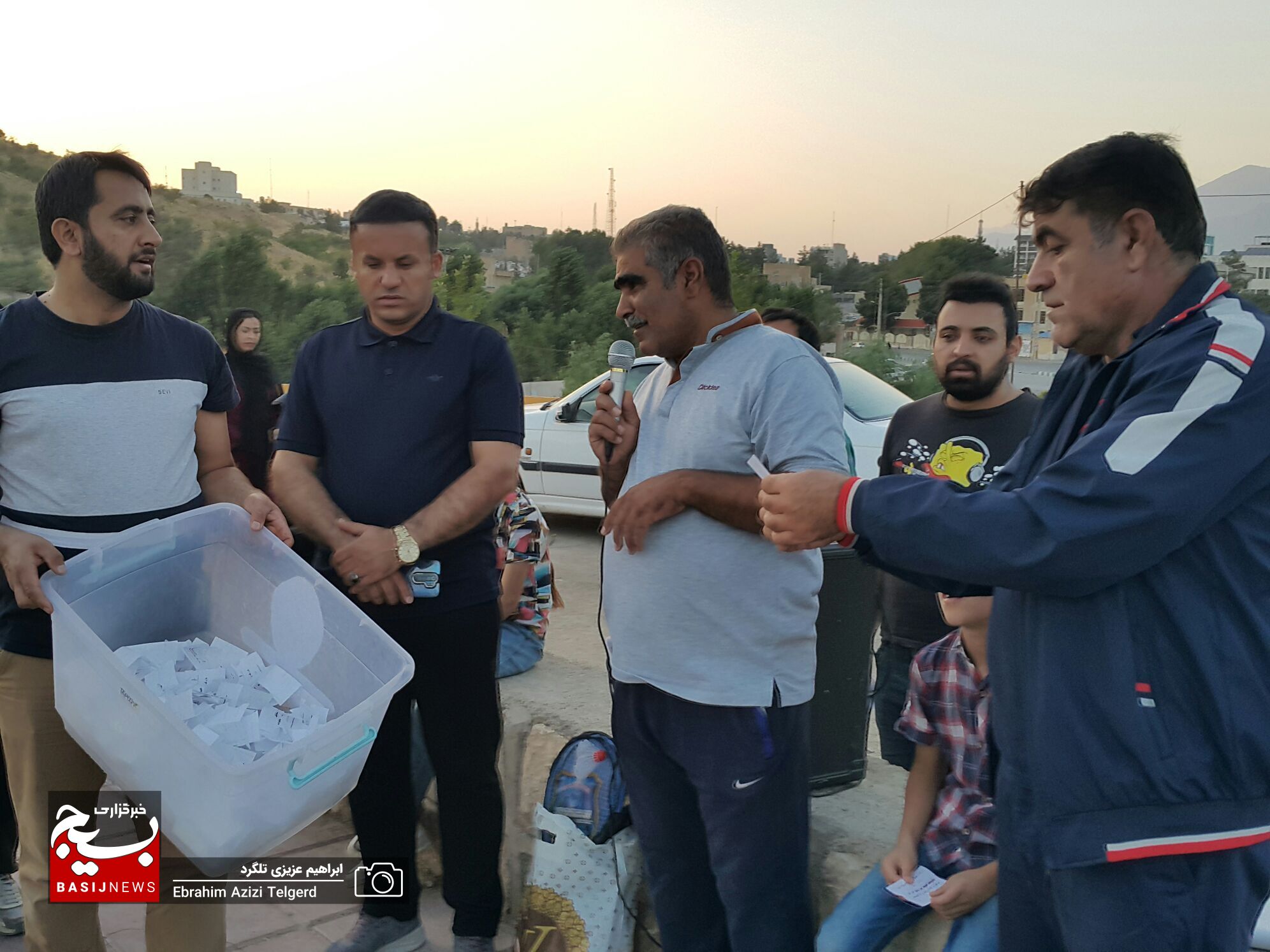 همایش پیاده روی خانوادگی به مناسبت هفته دولت در یاسوج + ( تصاویر )