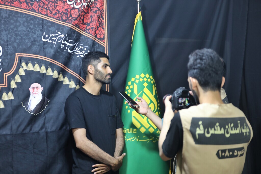 خادمی بازیکن سابق تیم ملی فوتبال ایران در عمود ۱۰۸۰