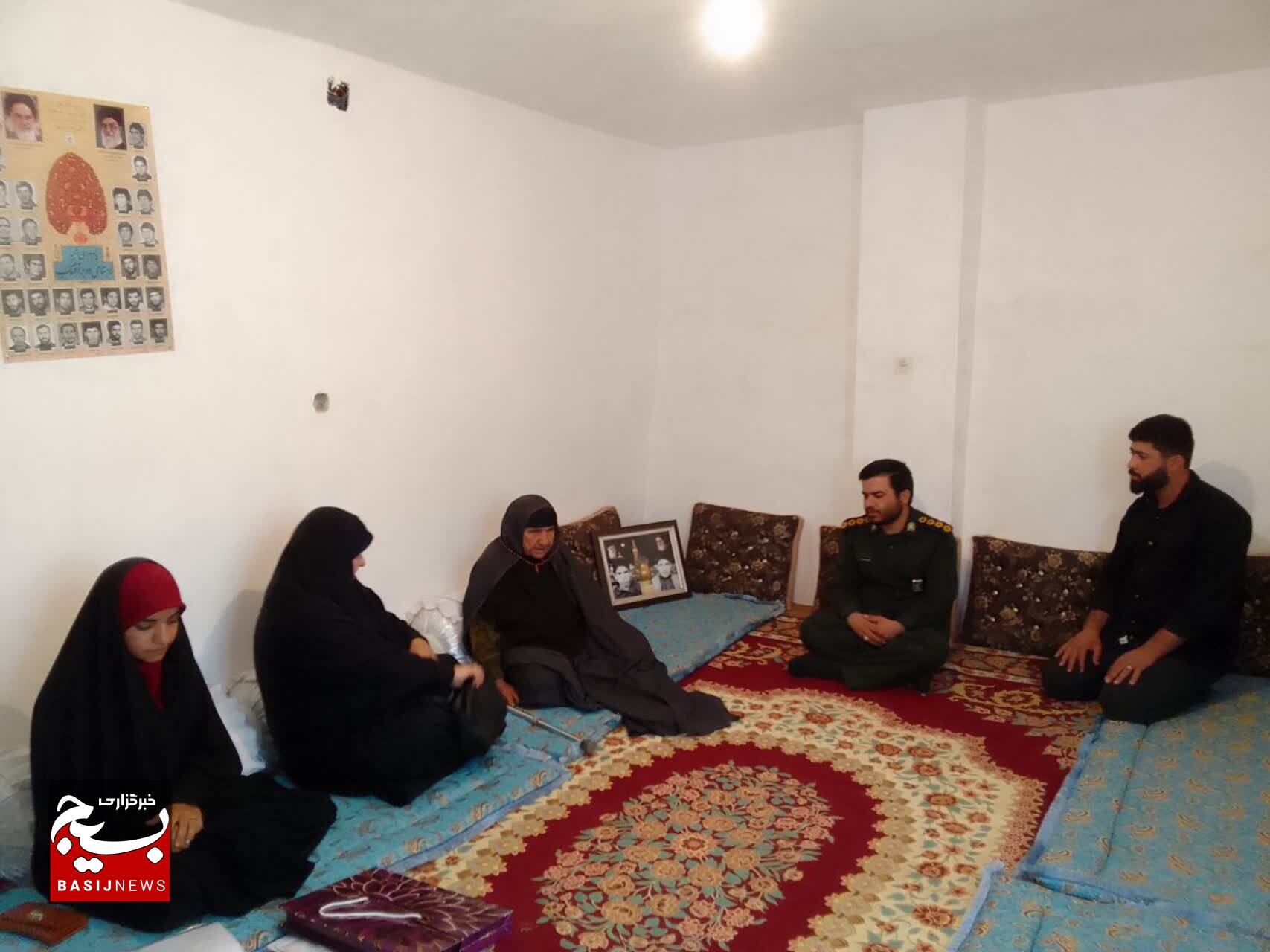 تجلیل بسیج دانش آموزی استان از مادر دو شهید در روستای ده برآفتاب یاسوج