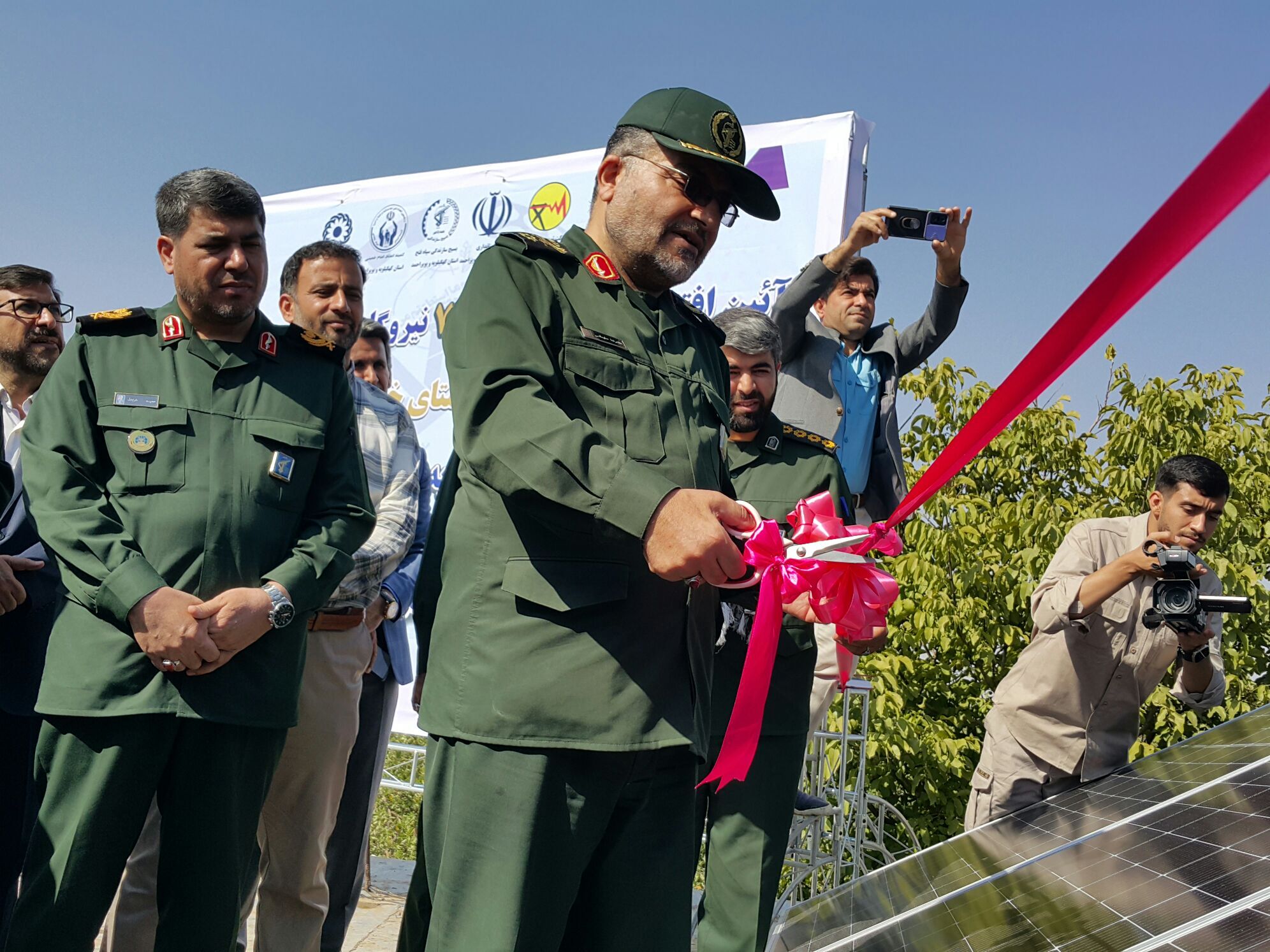 ۷۱ نیروگاه برق خورشیدی در کهگیلویه و بویراحمد افتتاح شد/می توان از نیروگاه خورشیدی برای تولید برق و صادرات انرژی  استفاده کرد