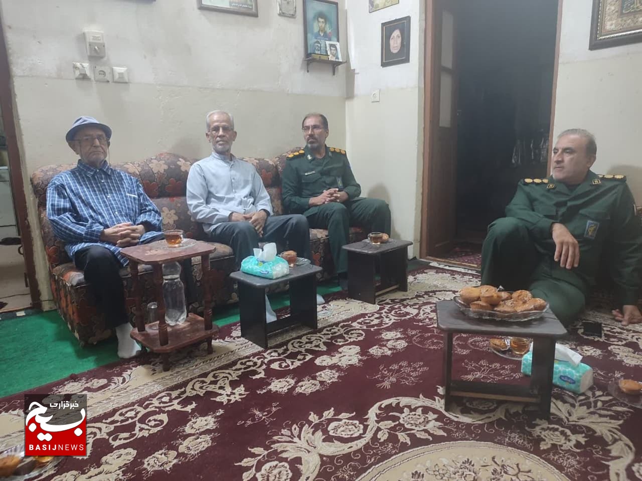 دیدار و تجلیل از خانواده شهید محمدرضا وحدتیان دیدار و تجلیل از خانواده شهید محمدرضا وحدتیان