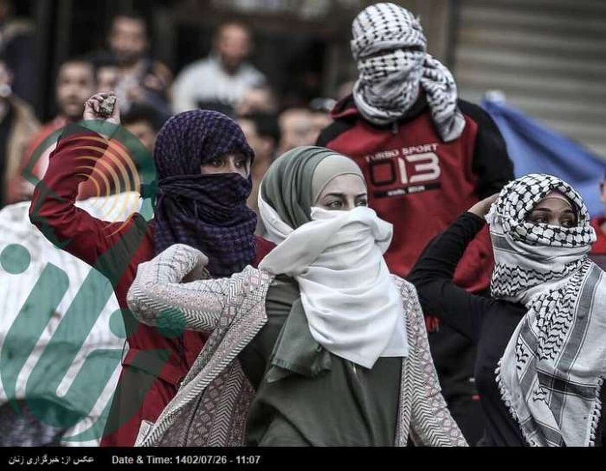 زن فلسطینی را نماد زن مسلمان مبارز آزاده ای است که با آغوش باز به استقبال شهادت می رود