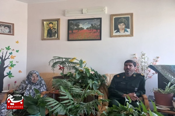 دیدار با سه خانواده شهید  در ایام هفته دفاع مقدس