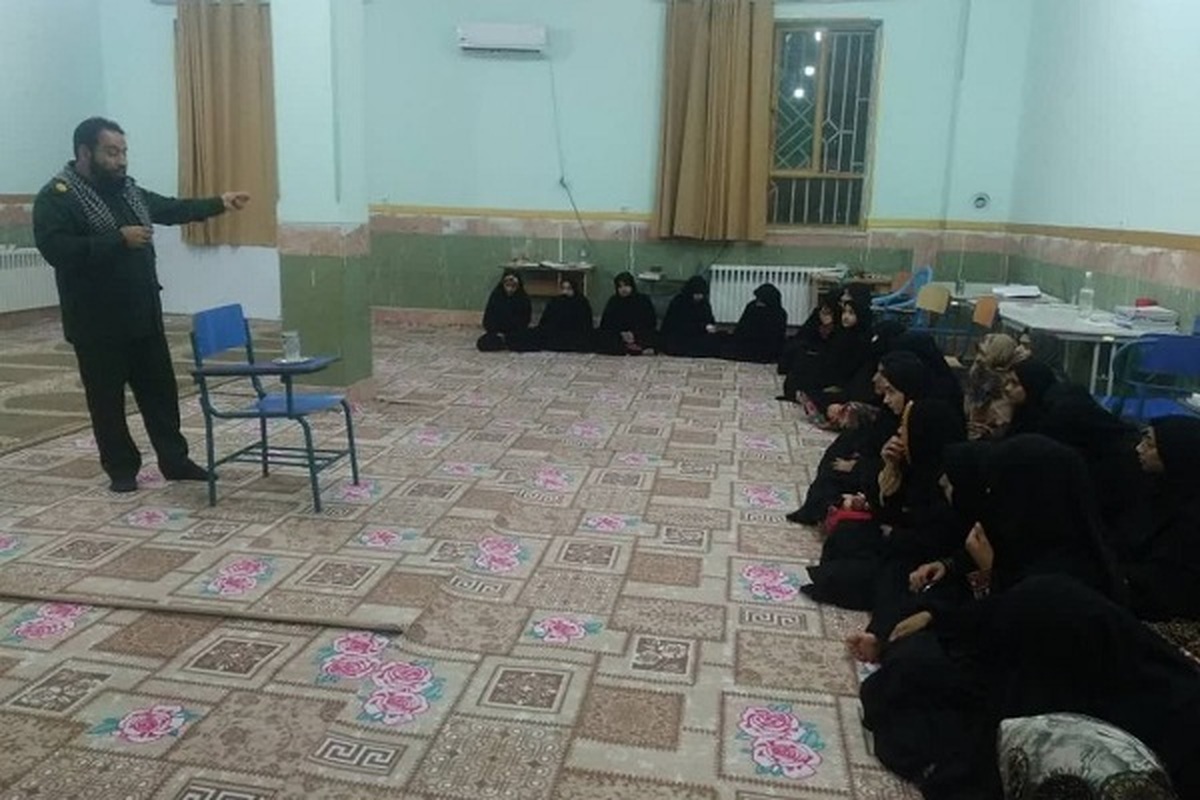 دفاع مقدس نشانگر دفاع از ناموس،حجاب و عفاف است
