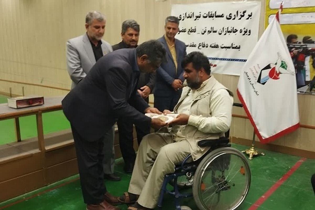 مسابقات تیر اندازی با تفنگ بادی در دو گروه ایثارگری ویژه جانبازان در شهرستان زاهدان