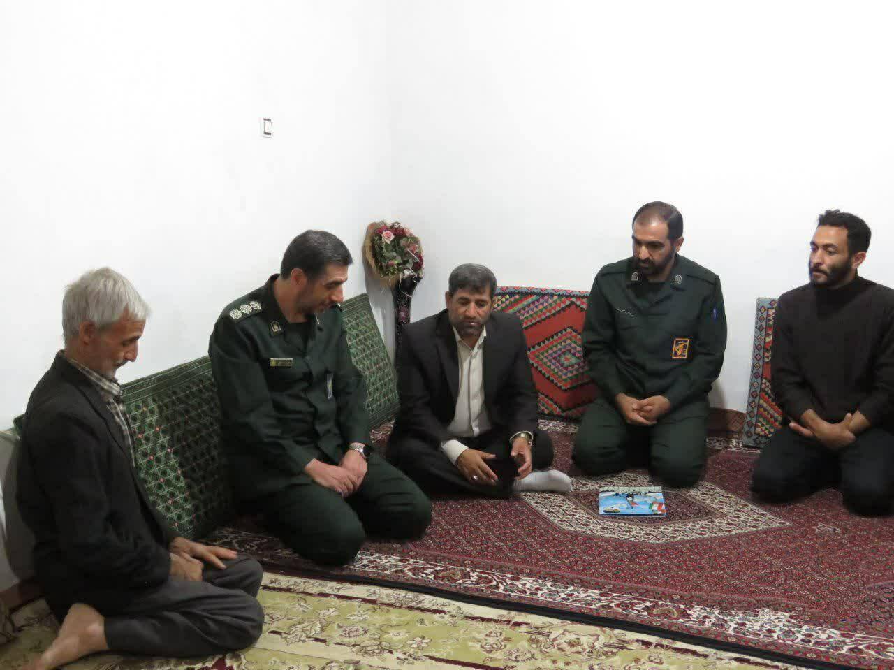 یادواره ۲۴ شهید سرافراز در روستای اغولبیک تکاب برگزار شد یادواره ۲۴ شهید سرافراز در روستای اغولبیک تکاب برگزار شد