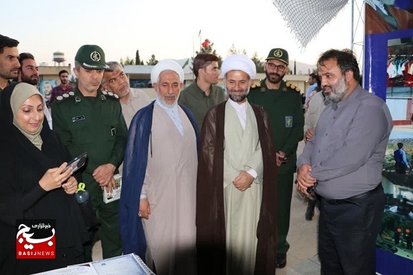 انقلاب و جمهوری اسلامی، هدف اصلی دشمن با تجمع همه ابرقدرتهای جهان در دفاع مقدس بود/ وجود الگو برای همه در فرهنگ دفاع مقدس انقلاب و جمهوری اسلامی، هدف اصلی دشمن با تجمع همه ابرقدرتهای جهان در دفاع مقدس بود/ وجود الگو برای همه در فرهنگ دفاع مقدس