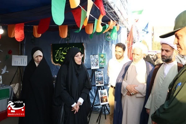 انقلاب و جمهوری اسلامی، هدف اصلی دشمن با تجمع همه ابرقدرتهای جهان در دفاع مقدس بود/ وجود الگو برای همه در فرهنگ دفاع مقدس انقلاب و جمهوری اسلامی، هدف اصلی دشمن با تجمع همه ابرقدرتهای جهان در دفاع مقدس بود/ وجود الگو برای همه در فرهنگ دفاع مقدس
