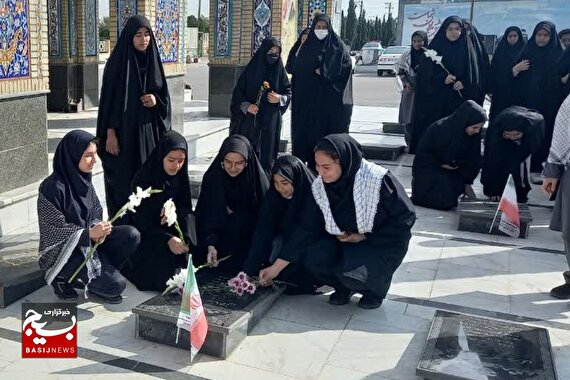 تجدید میثاق دانش‌آموزان دامغانی با ‌شهدا