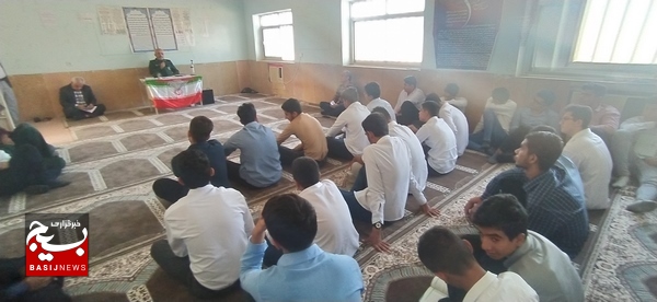 برگزاری نشست جهاد تبیین در مدرسه امام حسین(ع) روستای جائینک