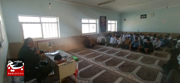 برگزاری نشست جهاد تبیین در مدرسه امام حسین(ع) روستای جائینک