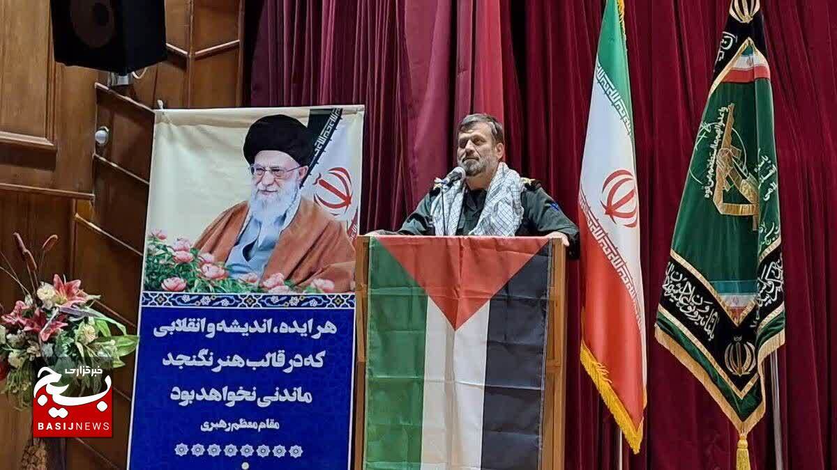 همه باورها و قله آرزوهای ما شهدا و خانواده های آنان هستند 