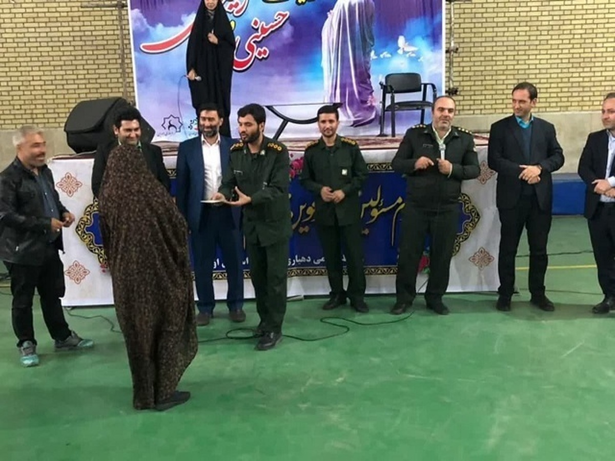 همایش مادران فاطمی تربیت حسینی در شهرستان بهارستان برگزار شد