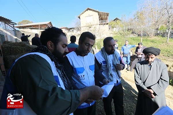 خدمت رسانی جهادگران بسیجی به روستای محروم مازندران