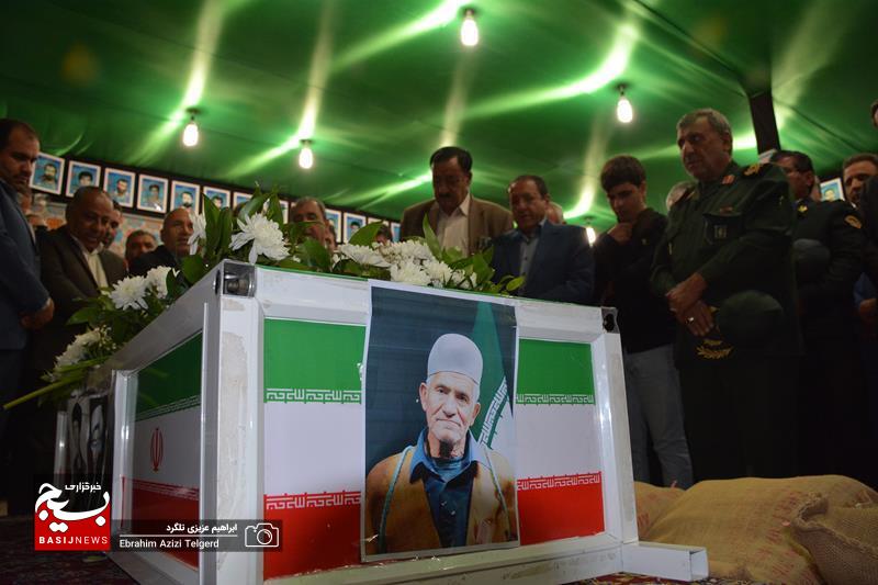 مراسم تشییع و خاکسپاری پدر شهیدان خرسندیان از یاسوج تا چیتاب + (تصاویر )