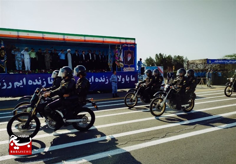 نمایش اقتدار و توان رزمی دفاعی ارتش در بوشهر+عکس