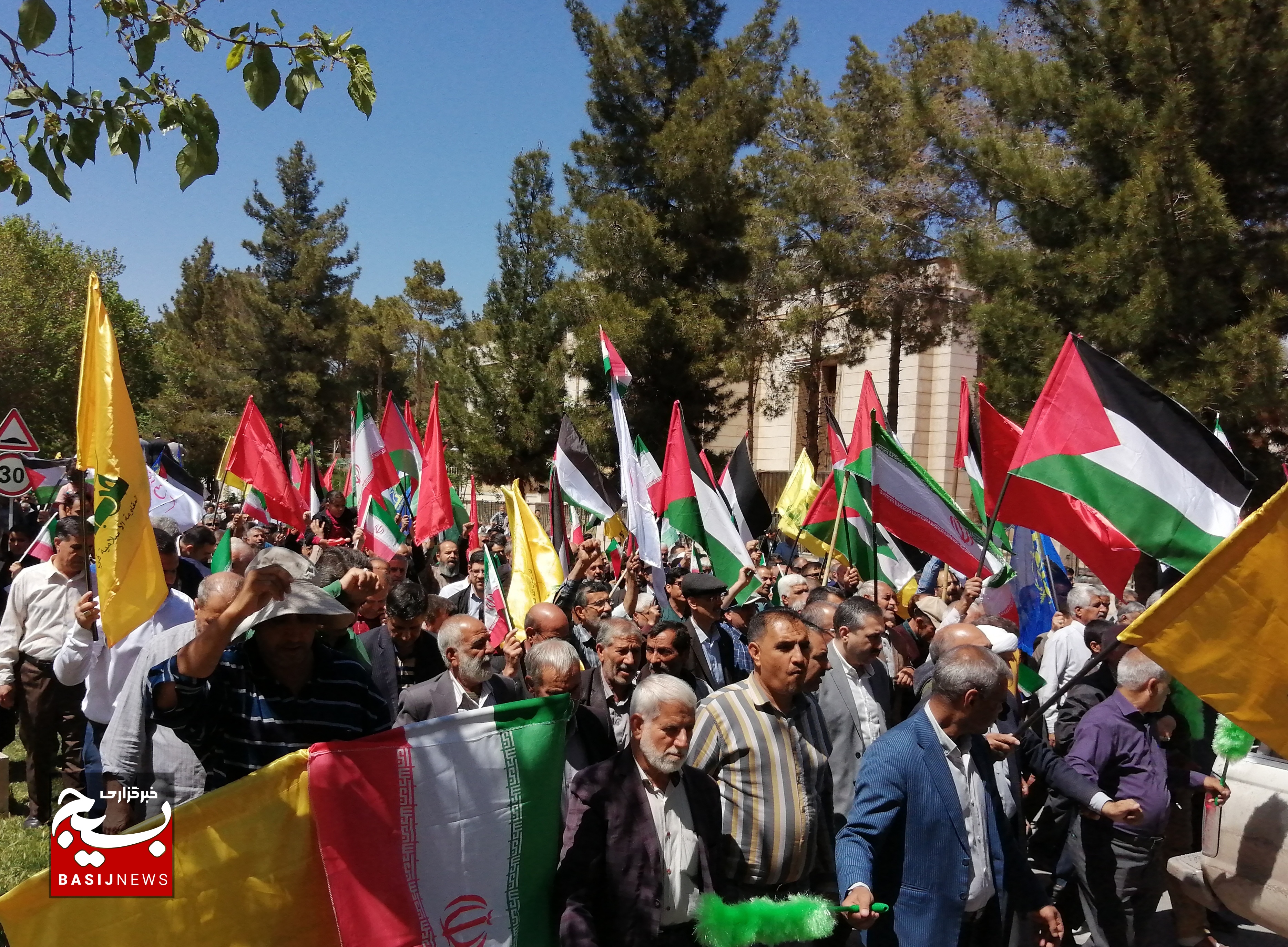 راهپیمایی مردمی ضد صهیونیسم و استکبار جهانی در کرمان برگزار شد