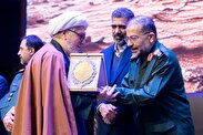 «حجت الاسلام والمسلمین رادنیک» عنوان جهادگر برتر را کسب کرد