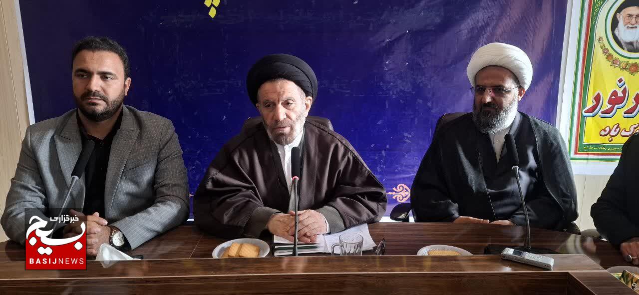 امام خمینی (ره)؛ طلوع فجر بیداری را در پنج قاره جهان رقم زد