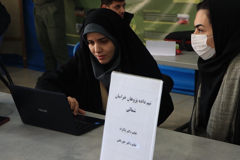 پرچم انقلاب اسلامی در مقابل همه مستبدان عالم بالاست/ با خودباوری و خداباوری بزرگترین کارها را رقم می‌زنیم