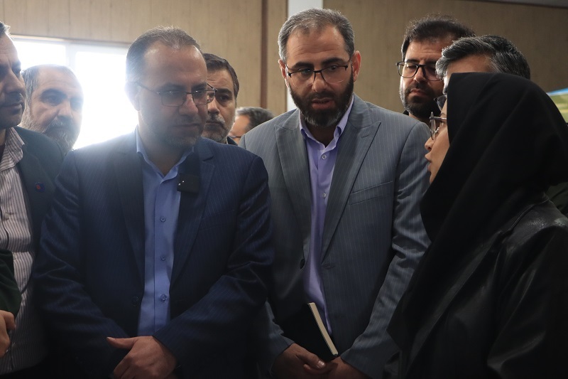 پرچم انقلاب اسلامی در مقابل همه مستبدان عالم بالاست/ با خودباوری و خداباوری بزرگترین کارها را رقم می‌زنیم