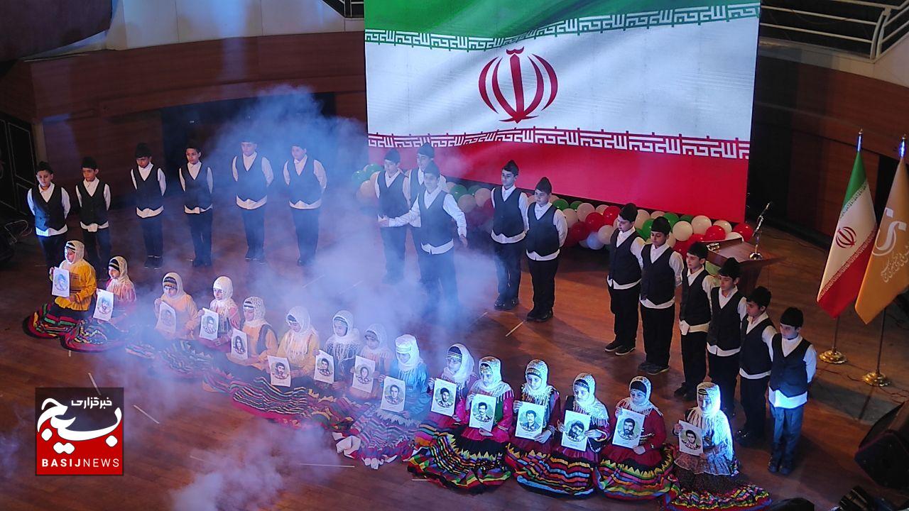 سومین جشن سرود فجر انقلاب اسلامی در رشت برگزارشد سومین جشن سرود فجر انقلاب اسلامی در رشت برگزارشد