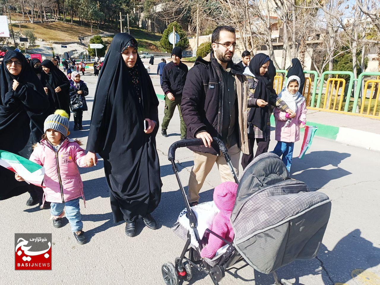 حضور پرشور بانوان لرستان؛ در جشن انقلاب، ۱۴۰۳